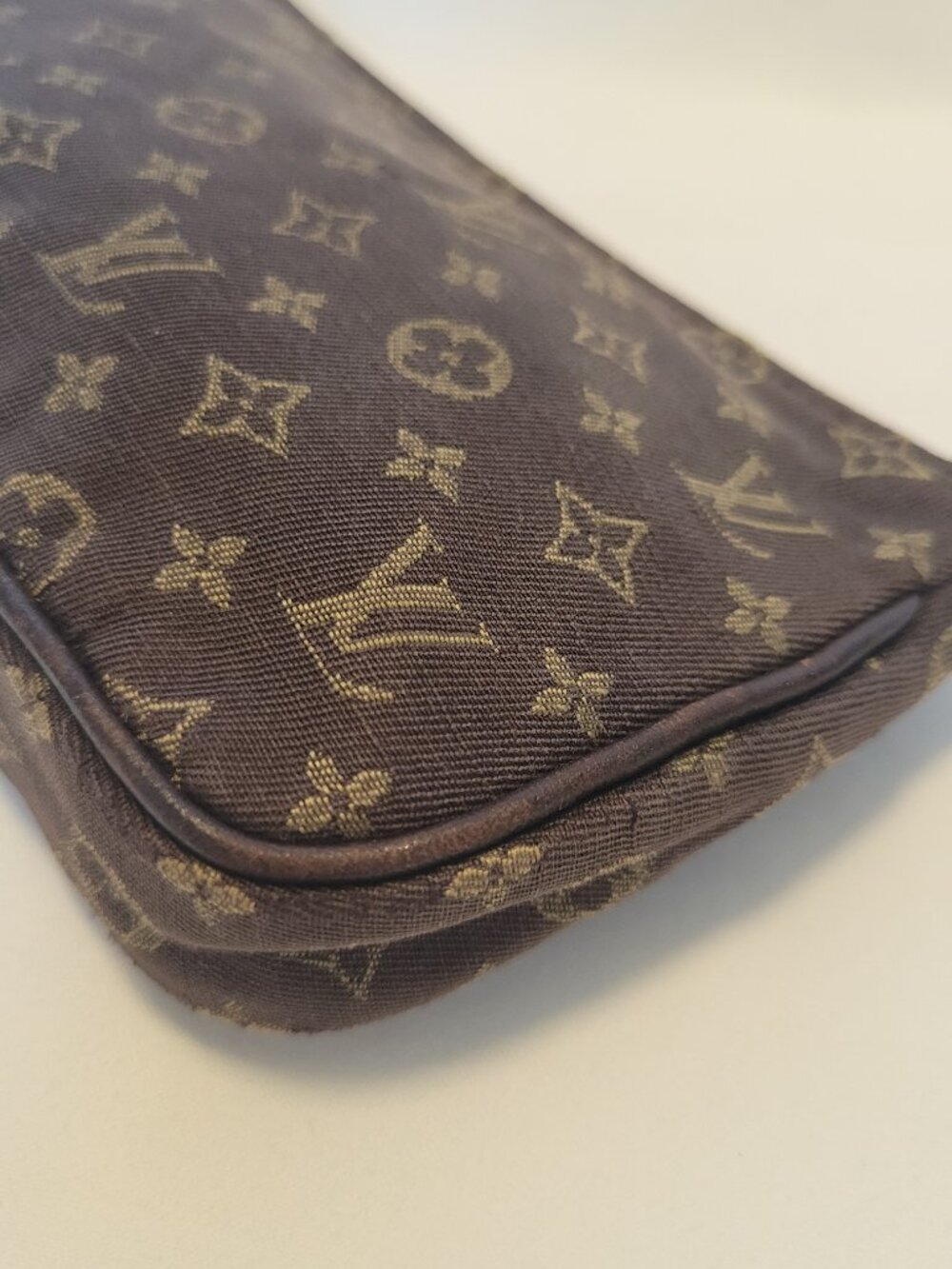 Louis Vuitton Idylle Mini Lin Pochette Pouch Bag - Picture 11 of 16